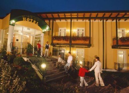 Gasthof Hotel Zum Weinberg Kohfidisch Esterno foto